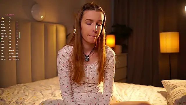 oopsnaked online show from March 6, 9:50 am