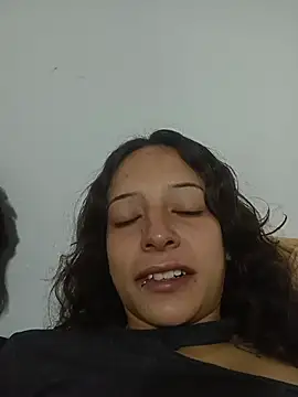 AlexxaAndRileyy online show from April 20, 11:13 am