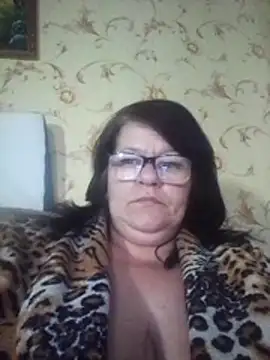 NysiOlsen online show from February 21, 2:29 pm