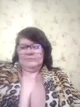 NysiOlsen online show from April 21, 4:56 pm