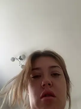 Princess-ivyxoxo online show from July 9, 9:35 am