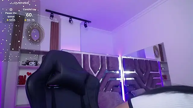 Taylor Scott1  online show from January 17, 11:15 am