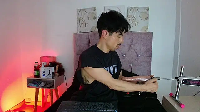 Ethan Briggs  online show from March 18, 3:42 am