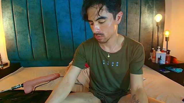 Ethan Briggs  online show from March 22, 3:32 am