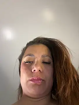 Pretty  Milf online show from June 5, 1:28 pm