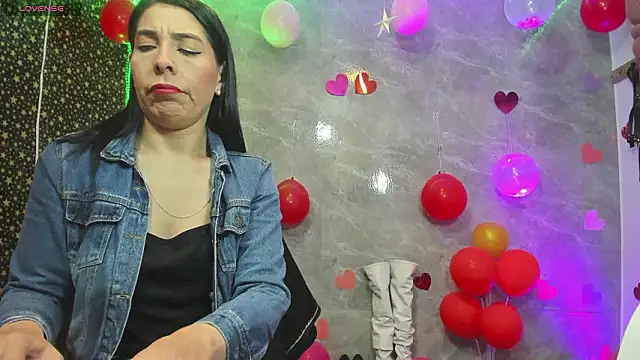 adellelennoxx online show from February 20, 2:17 pm