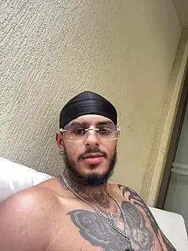 liyamjunior online show from February 8, 3:59 pm