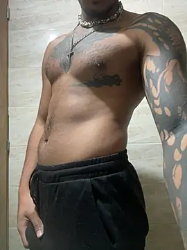 liyamjunior online show from March 5, 5:47 am