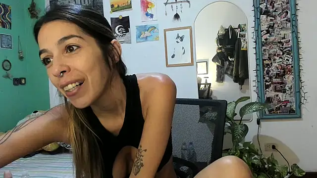 miafoxmia online show from April 7, 9:04 pm