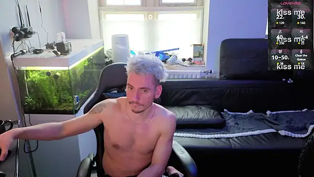 Rayzel White online show from February 8, 2:42 pm