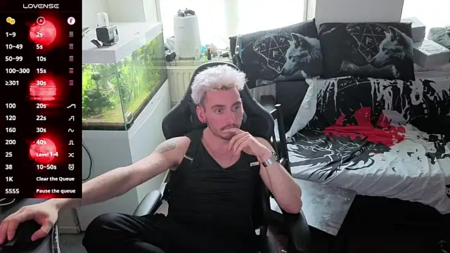 Rayzel White online show from April 18, 11:58 am