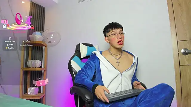 Alexander Collinss online show from March 8, 3:43 am