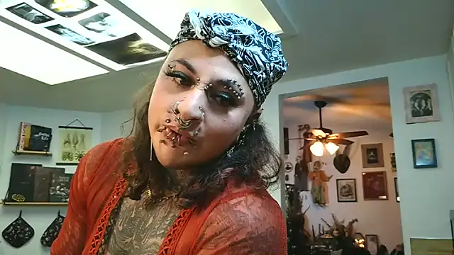 Snapshot of VeraVendetta chatting on February 3, 8:30 am VeraVendetta online show from February 3, 8:30 am