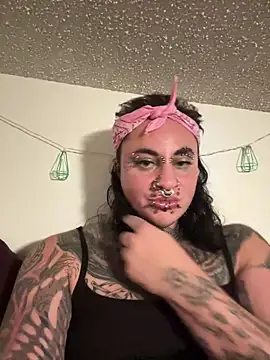 Snapshot of VeraVendetta chatting on February 21, 7:20 am VeraVendetta online show from February 21, 7:20 am