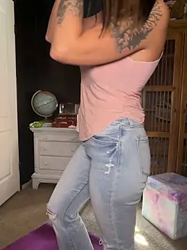 tastemecaroline online show from April 19, 9:17 pm