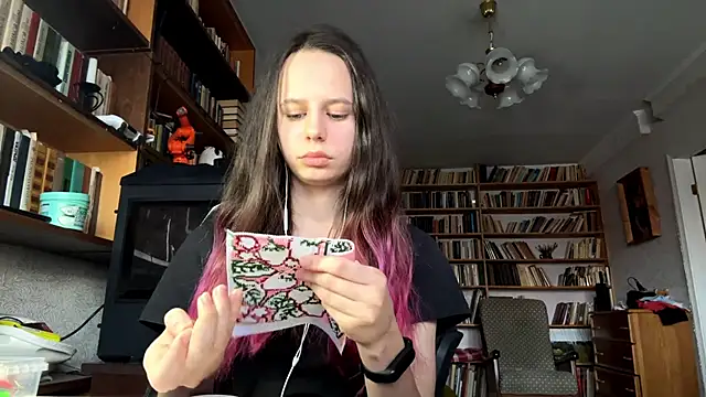 CortneyChoudhury online show from January 16, 7:45 am