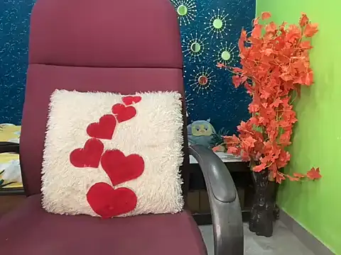 Brown-beauty online show from June 8, 9:04 pm