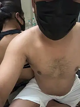 yourdollyy online show from January 15, 8:45 pm