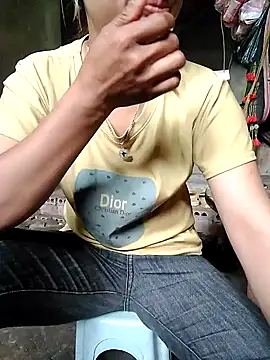 out-lustt online show from April 22, 2:25 am