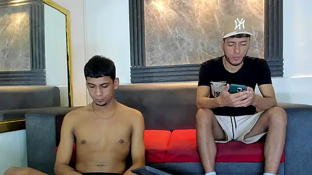 ALEX KEITH26 online show from April 8, 11:59 pm