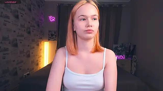 OwlLynn online show from February 22, 8:35 am