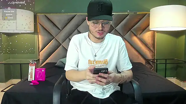 Salvattore Muller online show from February 25, 11:31 am