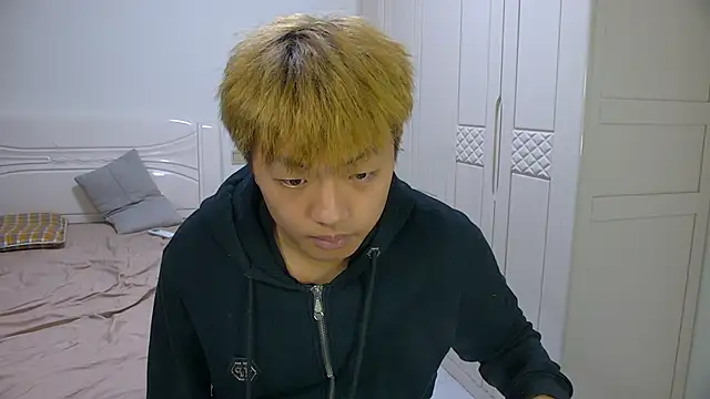 Chocolates-001 online show from March 17, 10:07 am