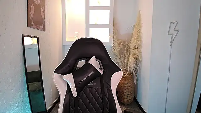 melodyy as online show from March 21, 12:54 pm