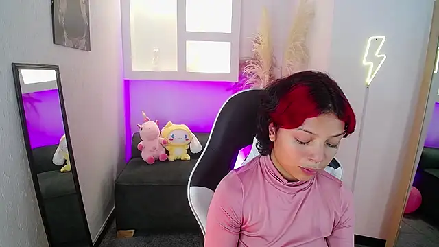 Snapshot of melodyy_as chatting on May 9, 1:38 pm melodyy as online show from May 9, 1:38 pm