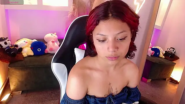 Snapshot of melodyy_as chatting on July 2, 1:17 pm melodyy as online show from July 2, 1:17 pm