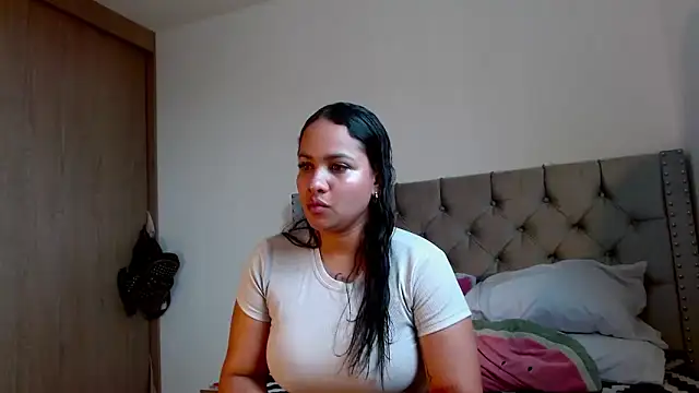 celeneortii online show from April 12, 8:58 pm