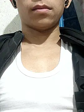 Snapshot of joyboyforYOU chatting on January 19, 3:27 pm joyboyforYOU online show from January 19, 3:27 pm