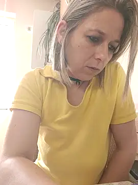 Snapshot of AdaJoy chatting on May 31, 12:01 pm AdaJoy online show from May 31, 12:01 pm