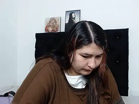 LauraHorny69 online show from March 2, 12:45 pm