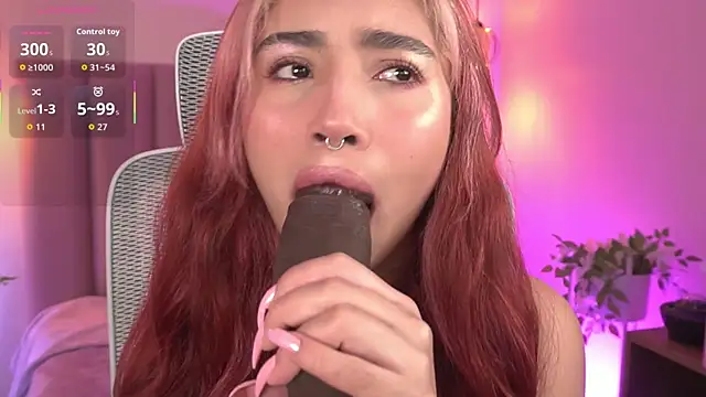 Dakota velvet  online show from April 20, 12:08 pm