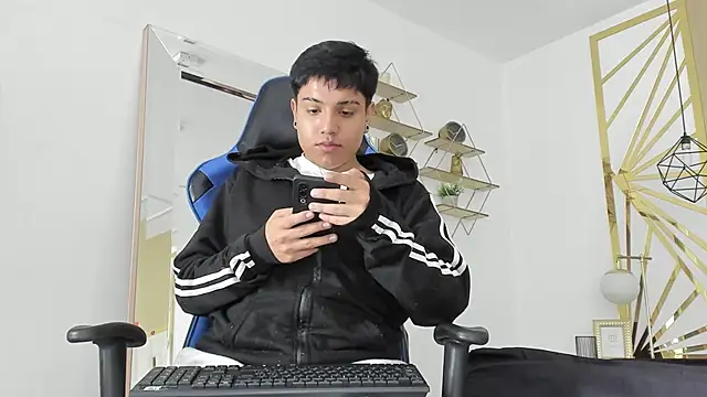 ANDYBABE VC online show from January 15, 12:10 pm