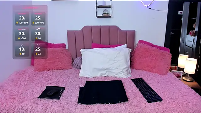 Nina curves online show from February 7, 8:34 pm