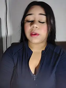 Snapshot of cami__sexy chatting on June 19, 5:23 am cami sexy online show from June 19, 5:23 am