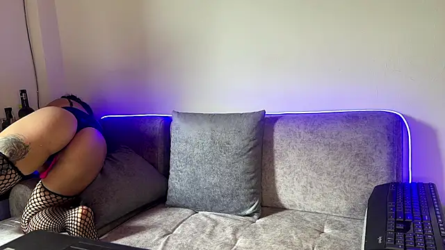 selenaln online show from February 15, 6:04 pm