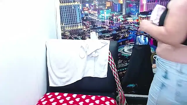 Snapshot of tila_nastyy chatting on April 25, 1:25 pm tila nastyy online show from April 25, 1:25 pm