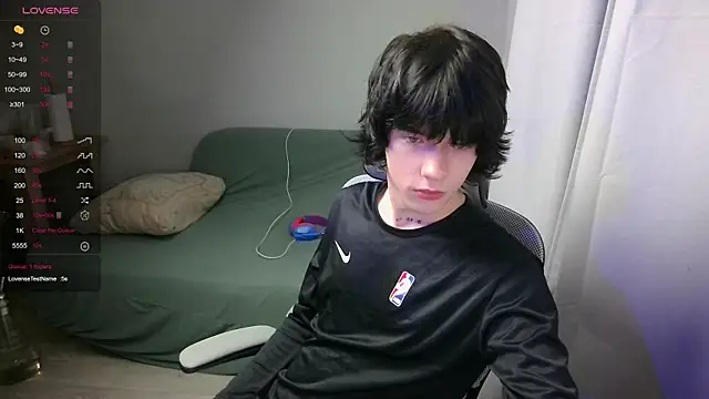 LeonBoykisser online show from February 11, 9:58 am