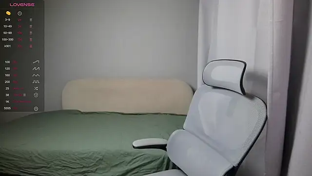 LeonBoykisser online show from February 12, 1:28 pm