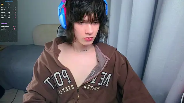 LeonBoykisser online show from June 7, 10:13 pm