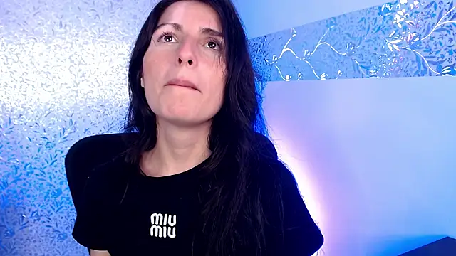 MiaVelasquez01 online show from April 14, 6:36 pm