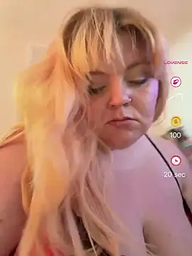 Snapshot of danikaFendyr chatting on June 20, 7:33 am danikaFendyr online show from June 20, 7:33 am