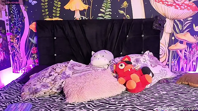 victoriia thompson online show from April 14, 4:40 am