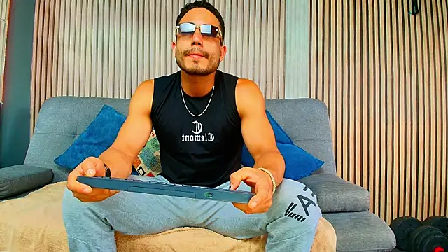 Vans Ross online show from March 27, 7:02 pm