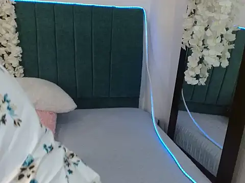 carolinacrus02 online show from January 17, 4:22 pm