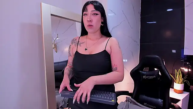 KomiCatt online show from April 16, 12:28 pm