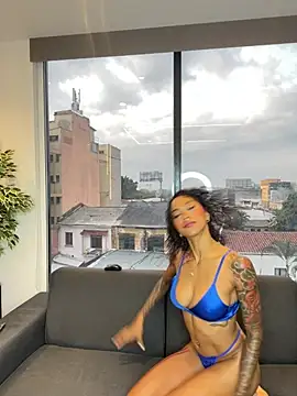 LizStorm  online show from May 7, 12:10 pm